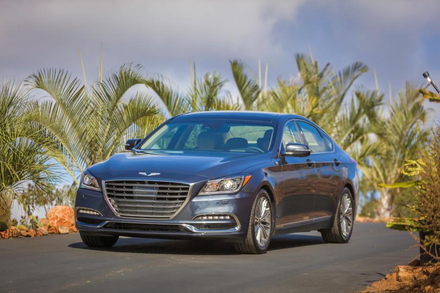  Genesis G80 2017 года  (NA) (фото 13 из 23)